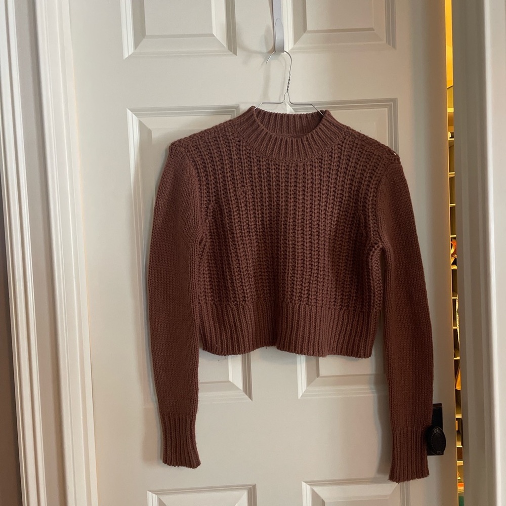 Cropped chunky sweater